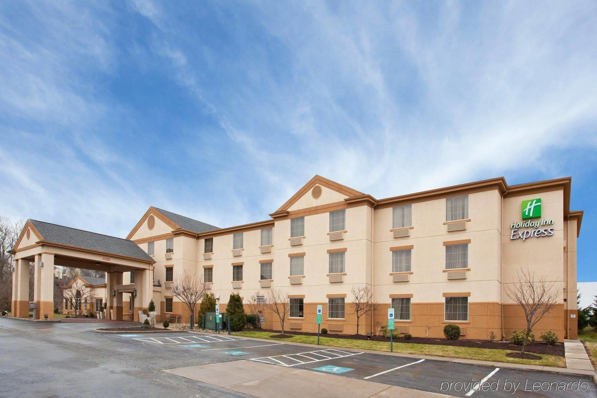 Holiday Inn Express Pittsburgh-Bridgeville By Ihg Exterior photo
