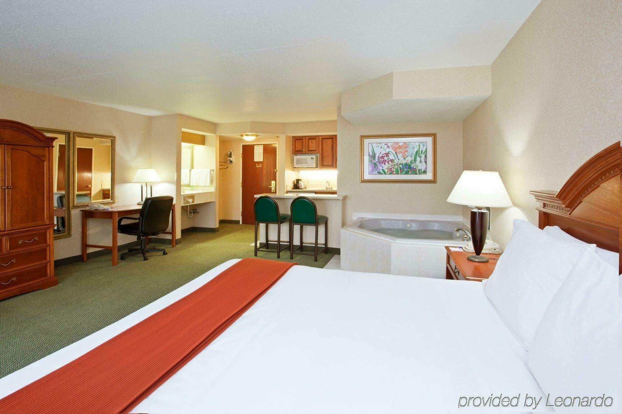 Holiday Inn Express Pittsburgh-Bridgeville, An Ihg Hotel Exterior photo
